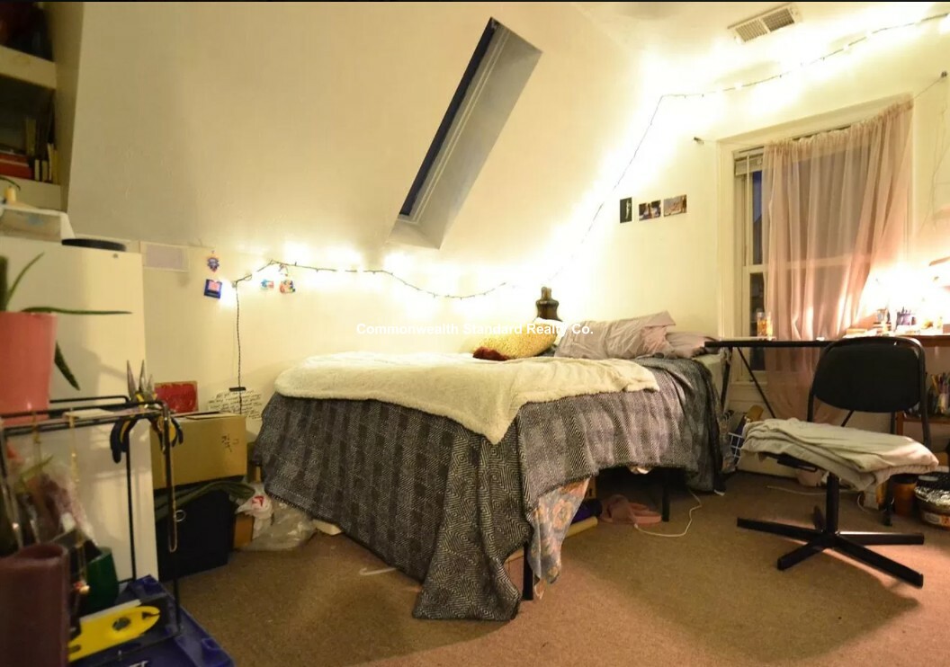 17 Pratt St, Allston