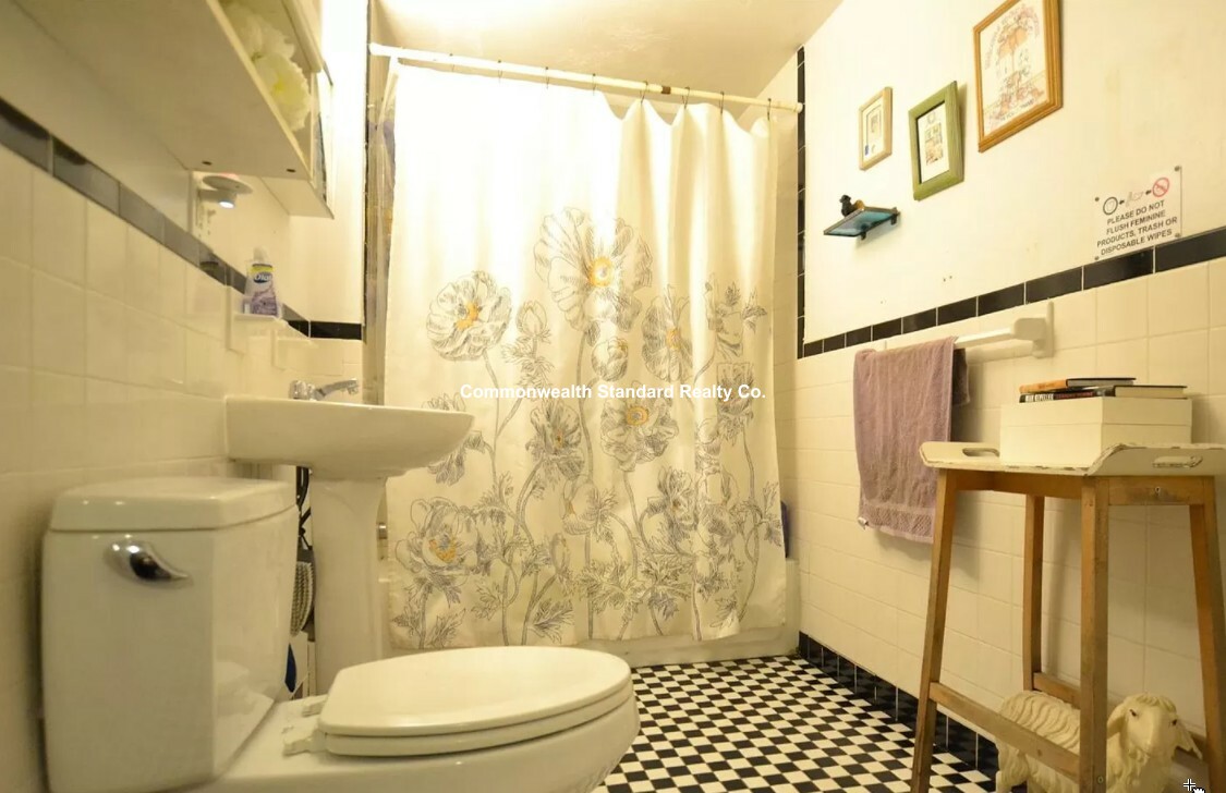 17 Pratt St, Allston