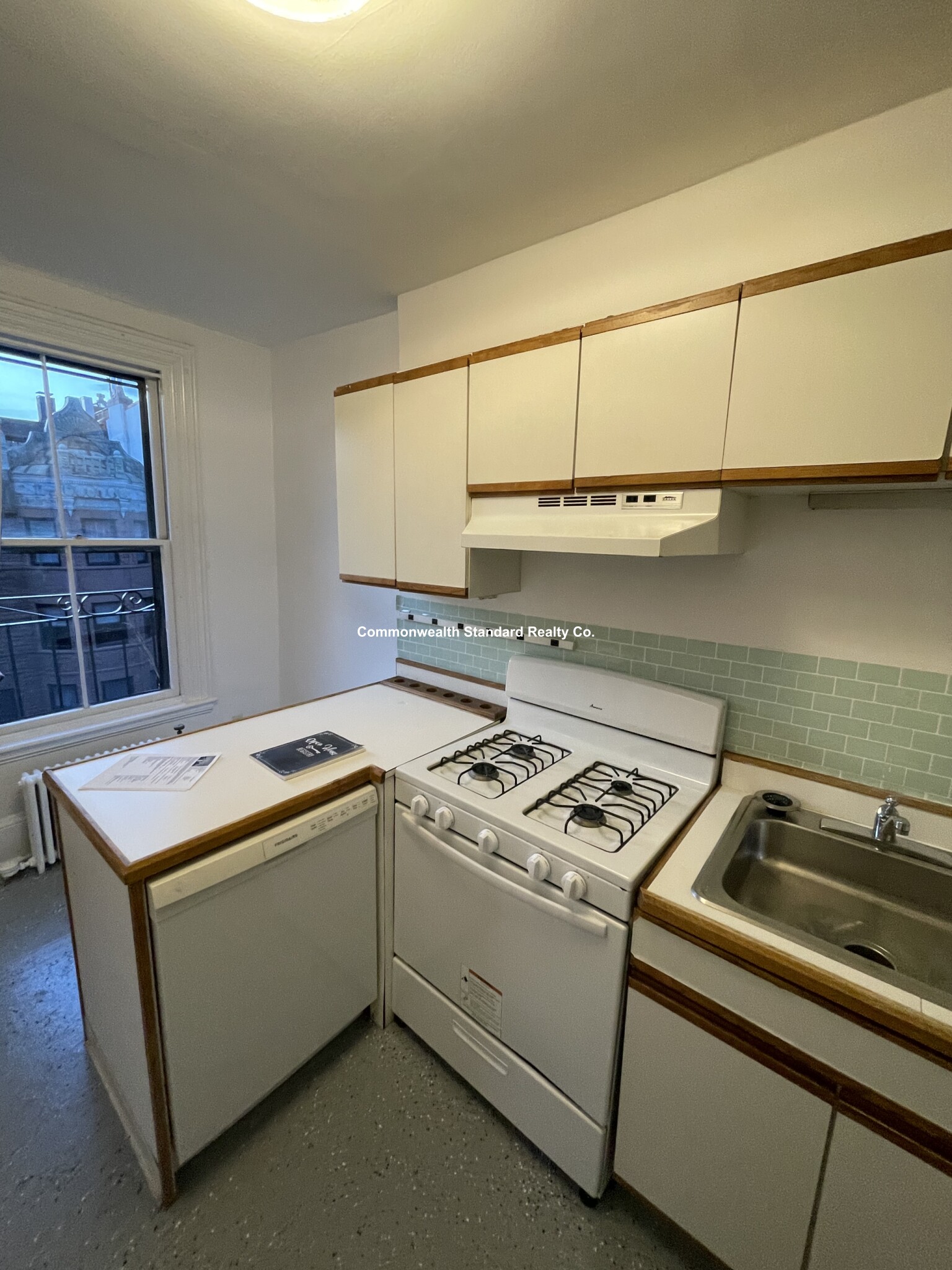 8 Brimmer St, Beacon Hill