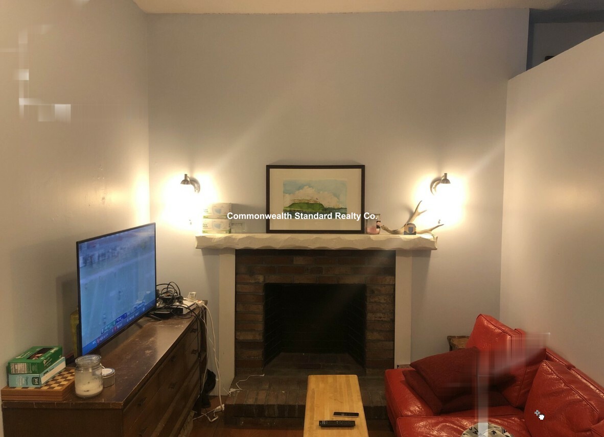 2 bed, 1 bath apartment for rent at 43 Hemenway St Unit 4, Fenway — photo 2 of 7