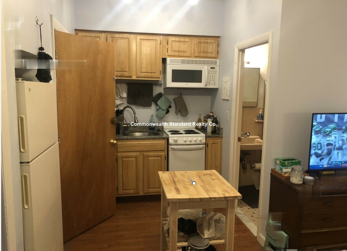 2 bed, 1 bath apartment for rent at 43 Hemenway St Unit 4, Fenway