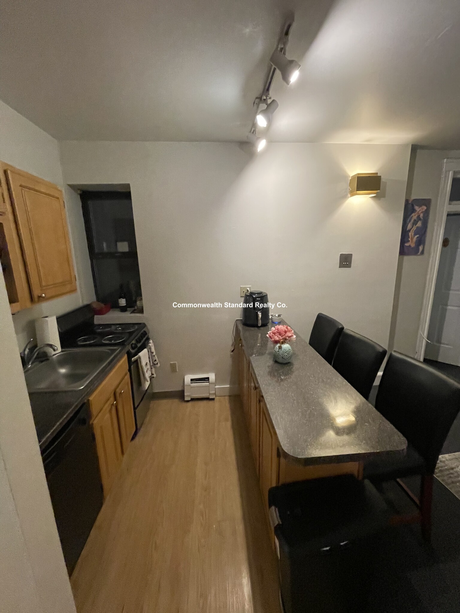 833 Beacon St, Fenway