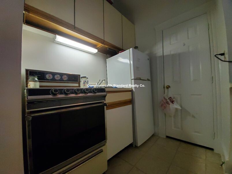 833 Beacon St, Fenway