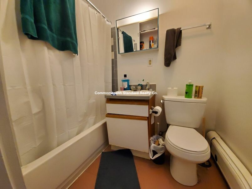 833 Beacon St, Fenway