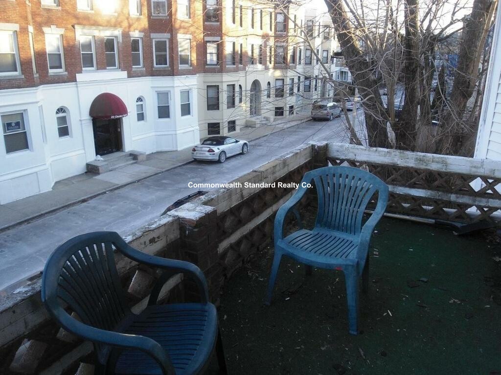 5 bed, 2 bath apartment for rent at 32 Chester St Unit 2, Allston — photo 9 of 11