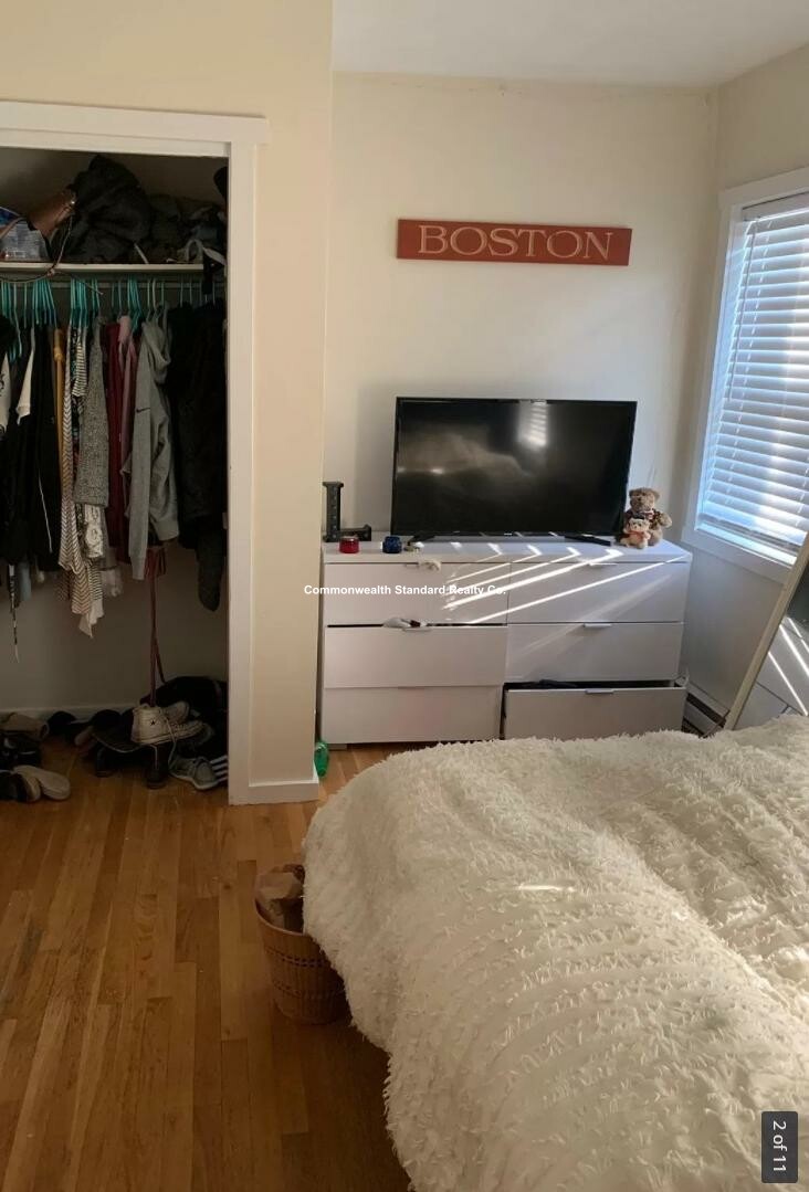 4 Schrepel Pl, South Boston