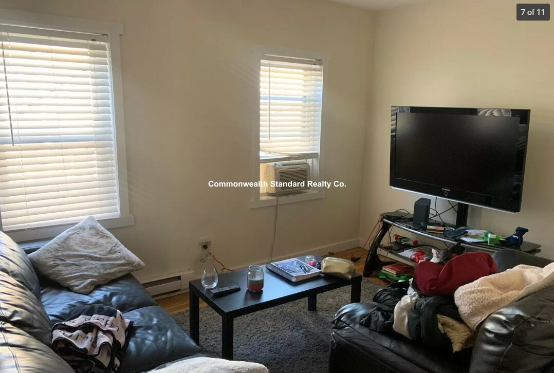 4 Schrepel Pl, South Boston