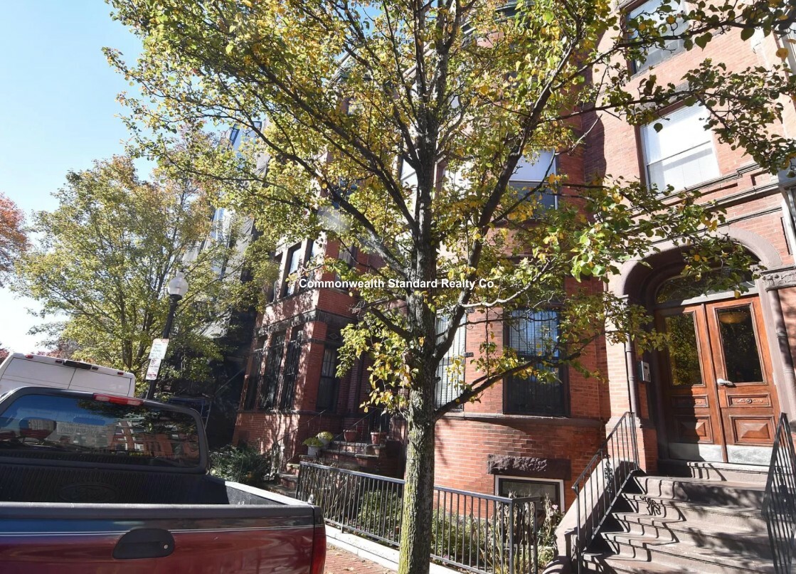 127 Saint Botolph St, Back Bay