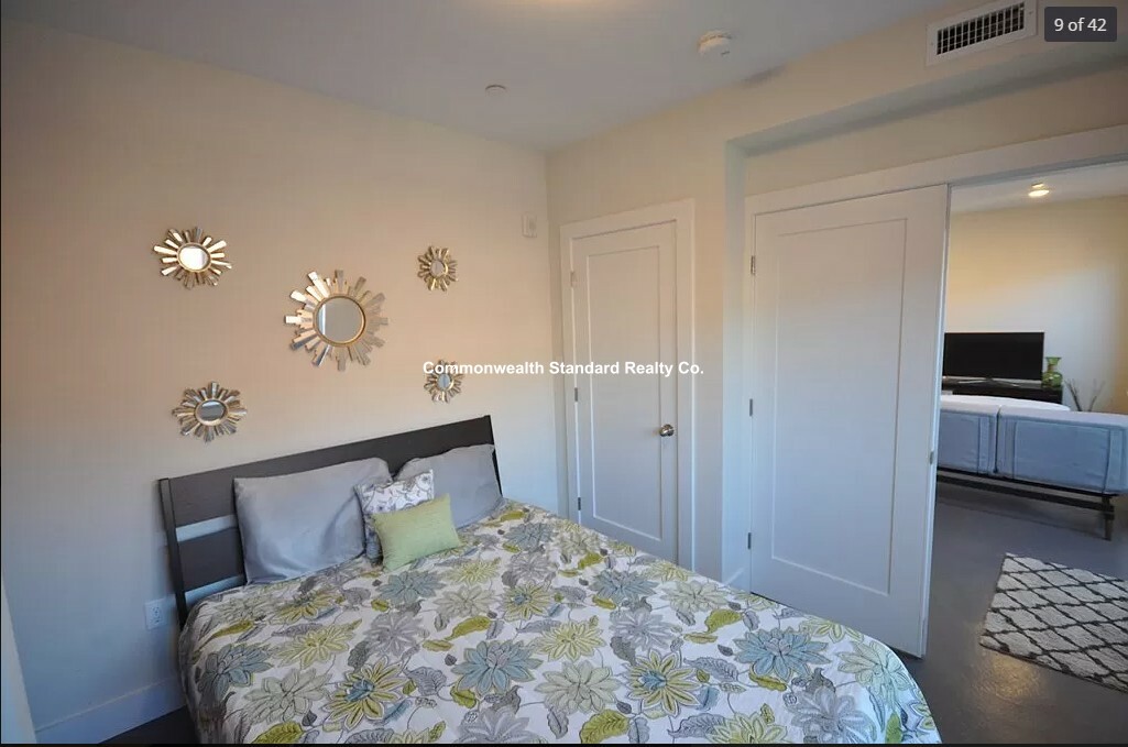 1 Parmelee, South End