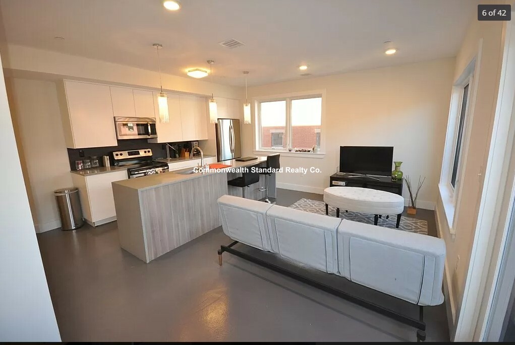 1 Parmelee, South End