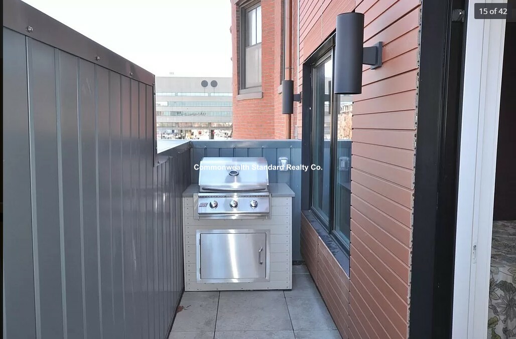 1 Parmelee, South End