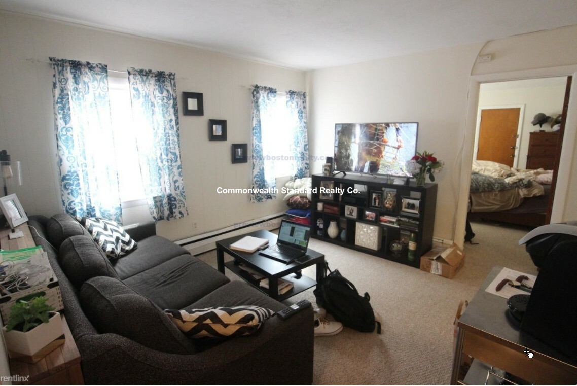 50 Parkman St, North Brookline