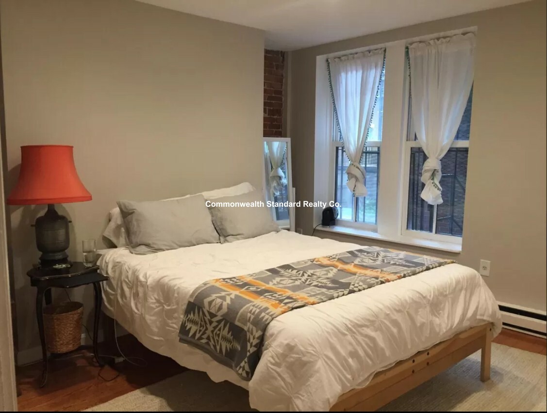 3 Worcester Sq, South End