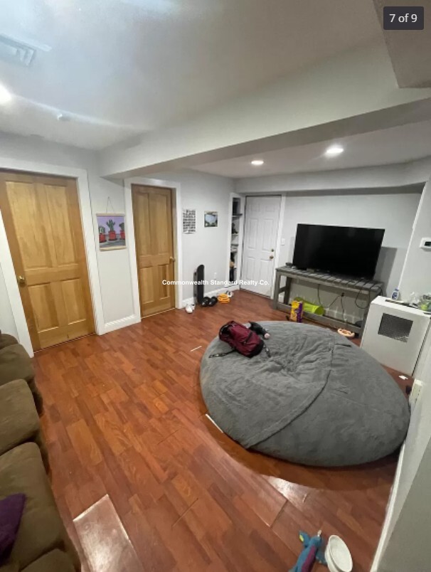 12 Foster, North End