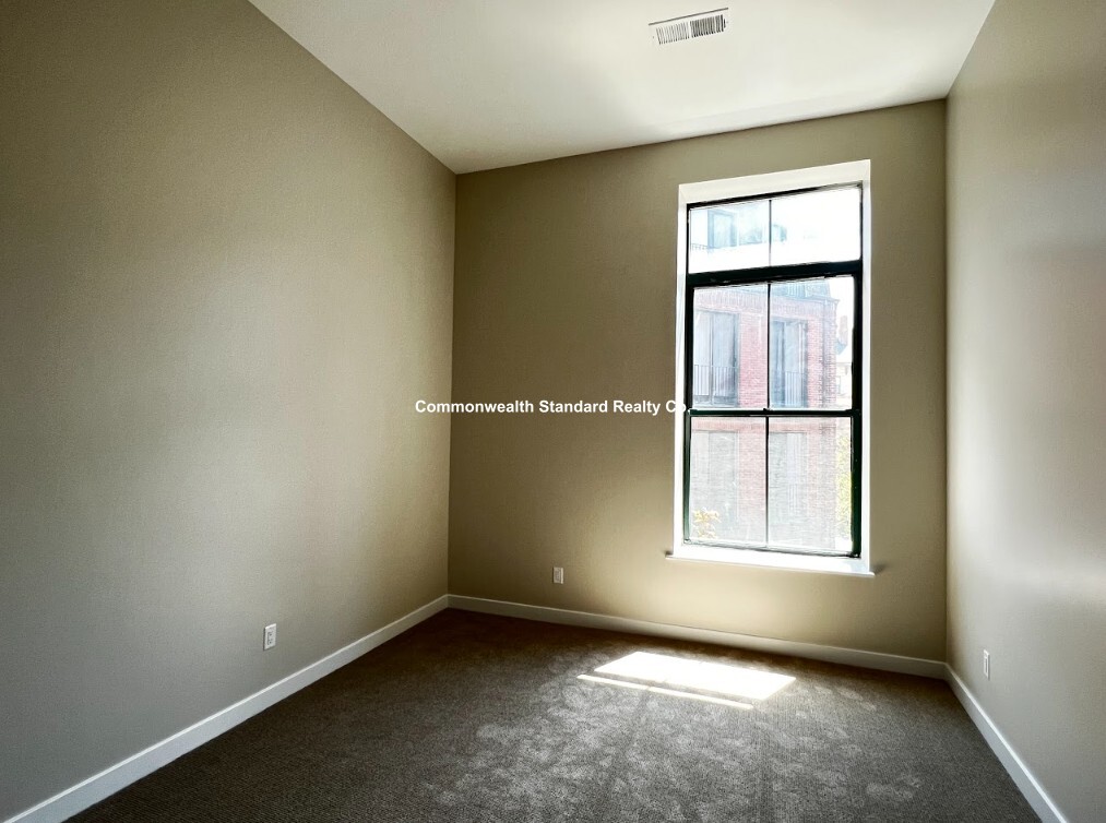 1661 Washington St, South End