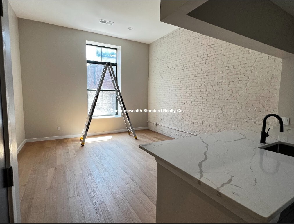 1661 Washington St, South End