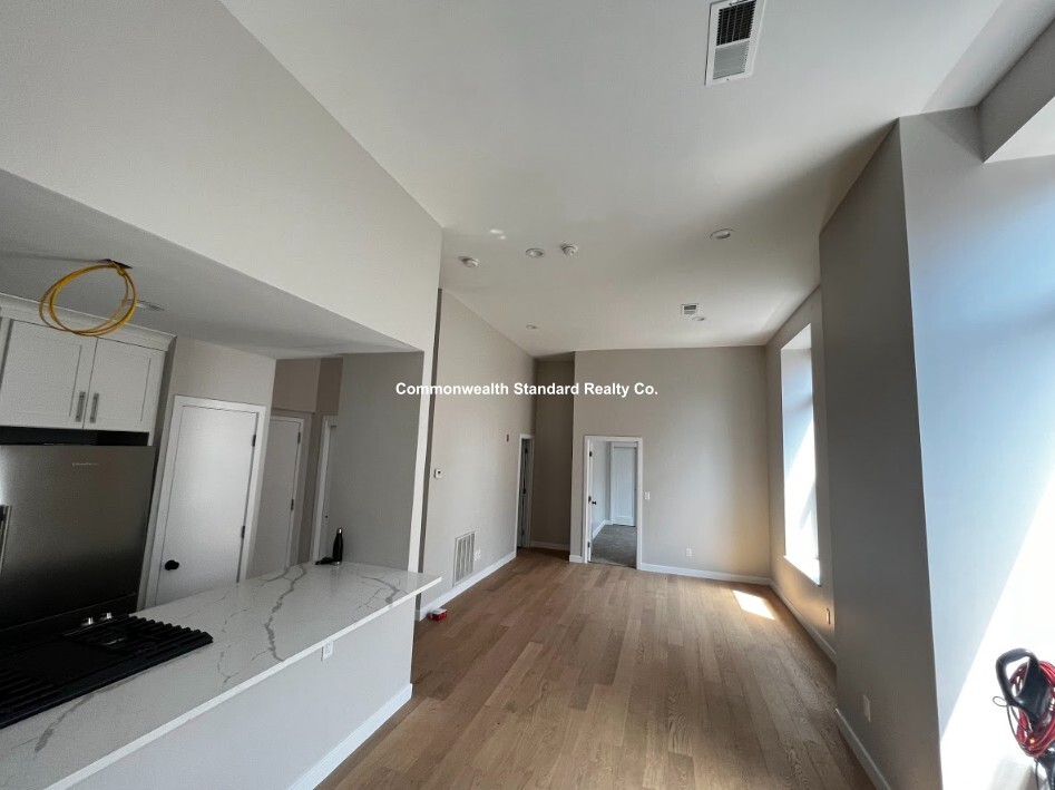 1661 Washington St, South End