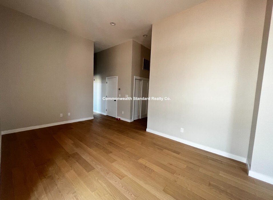 1661 Washington St, South End