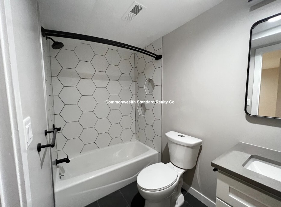 1661 Washington St, South End