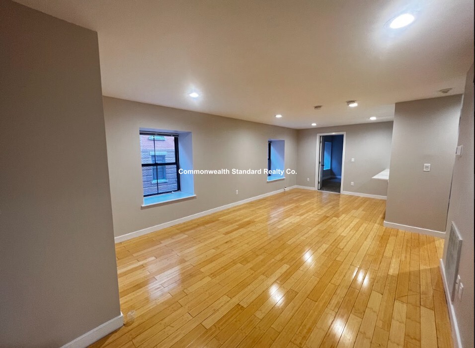 1661 Washington St, South End