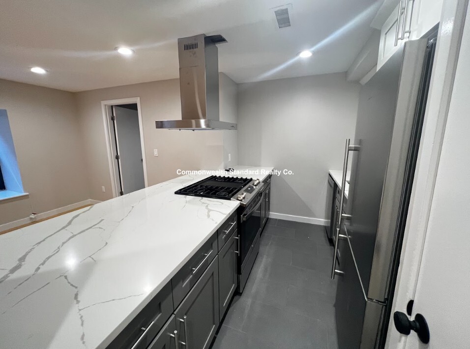 1661 Washington St, South End