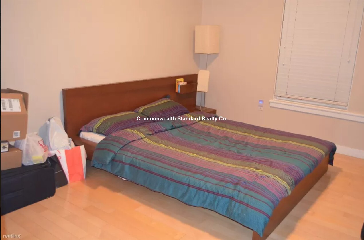 335 2nd St, South Boston