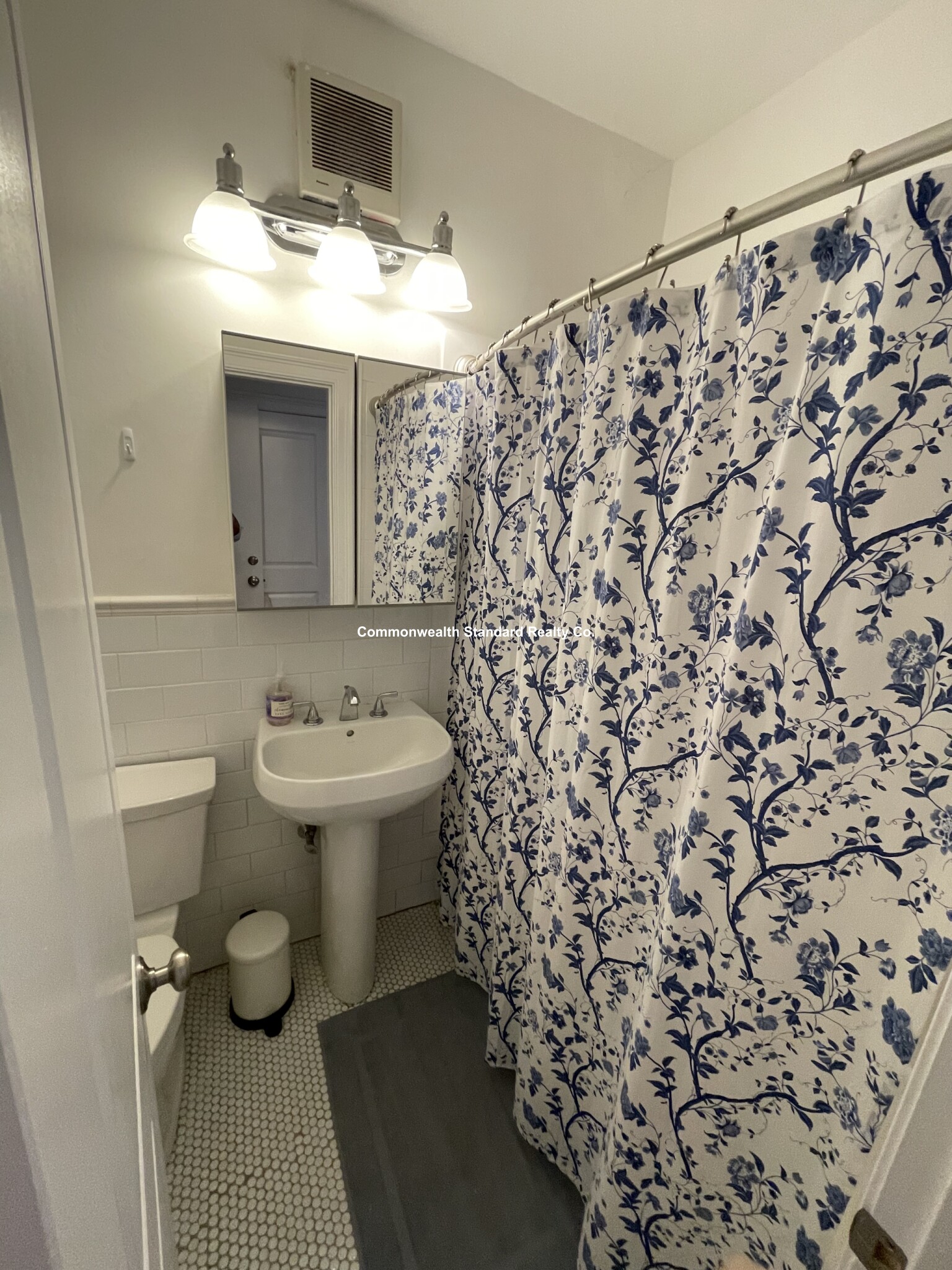 922 Beacon St, Fenway