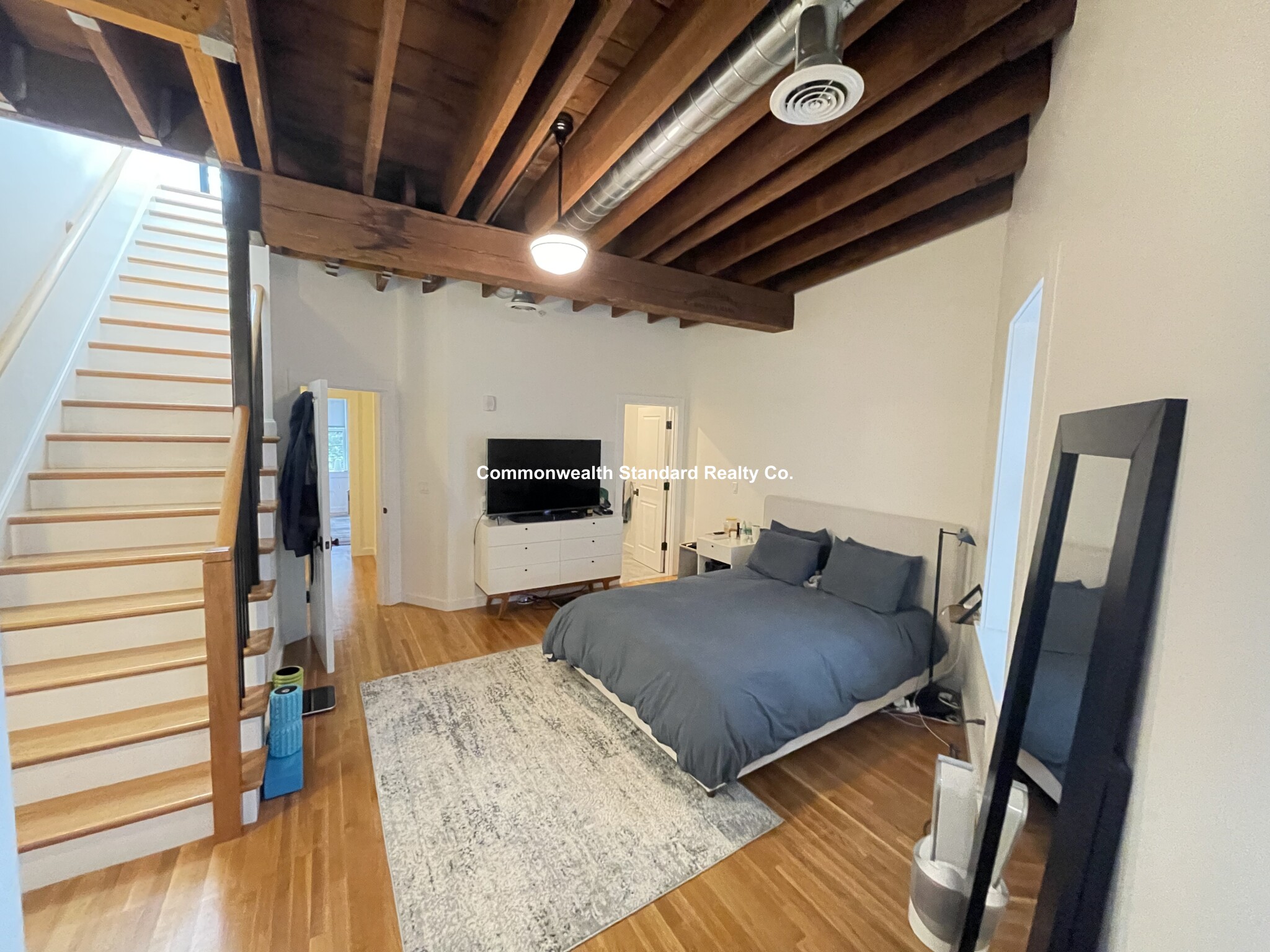 17 Saint Marys Ct, Longwood