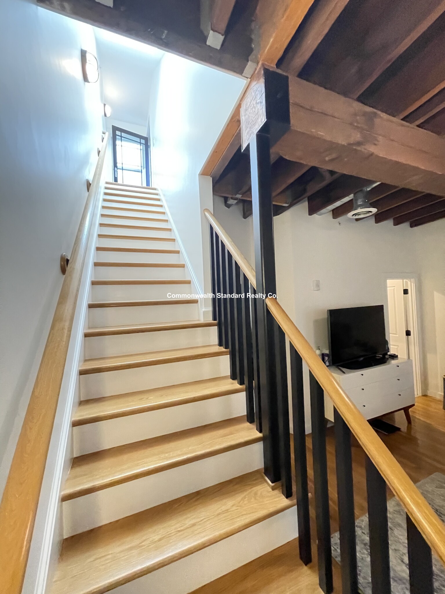 17 Saint Marys Ct, Longwood