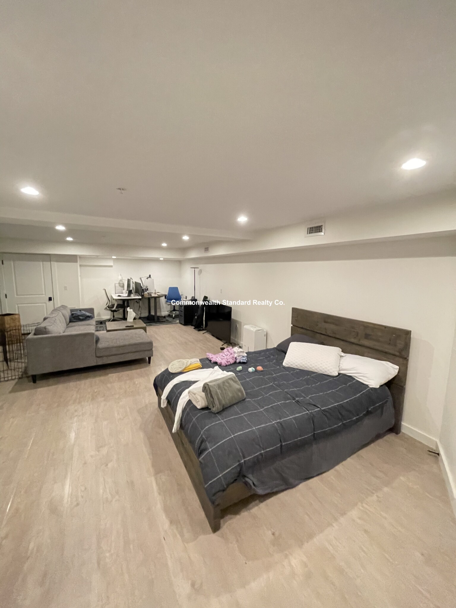 17 Saint Marys Ct, Longwood