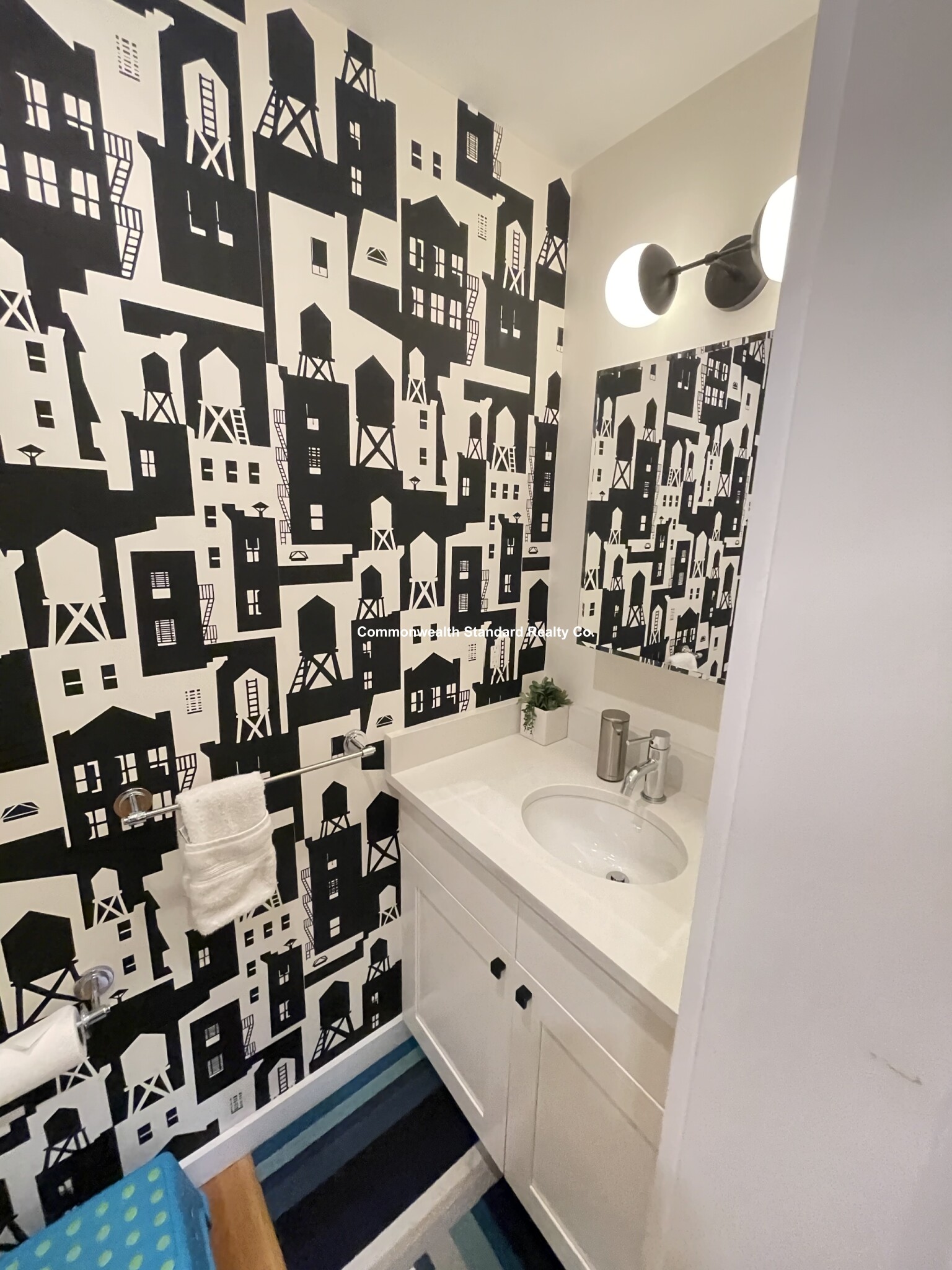 17 Saint Marys Ct, Longwood