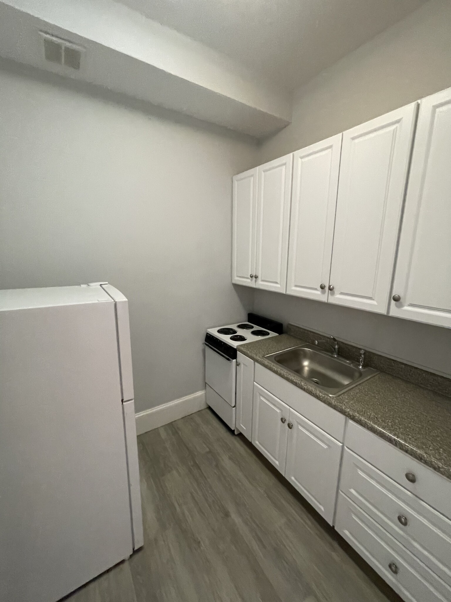 174 Bay State Rd, Fenway