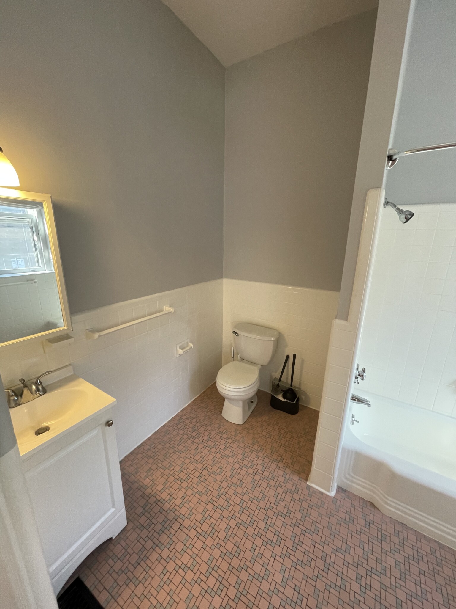 174 Bay State Rd, Fenway