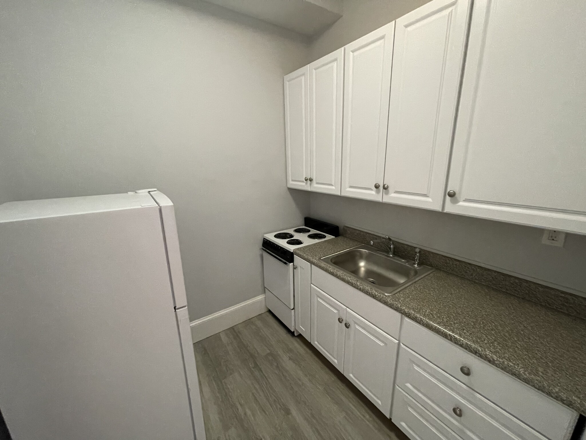 174 Bay State Rd, Fenway