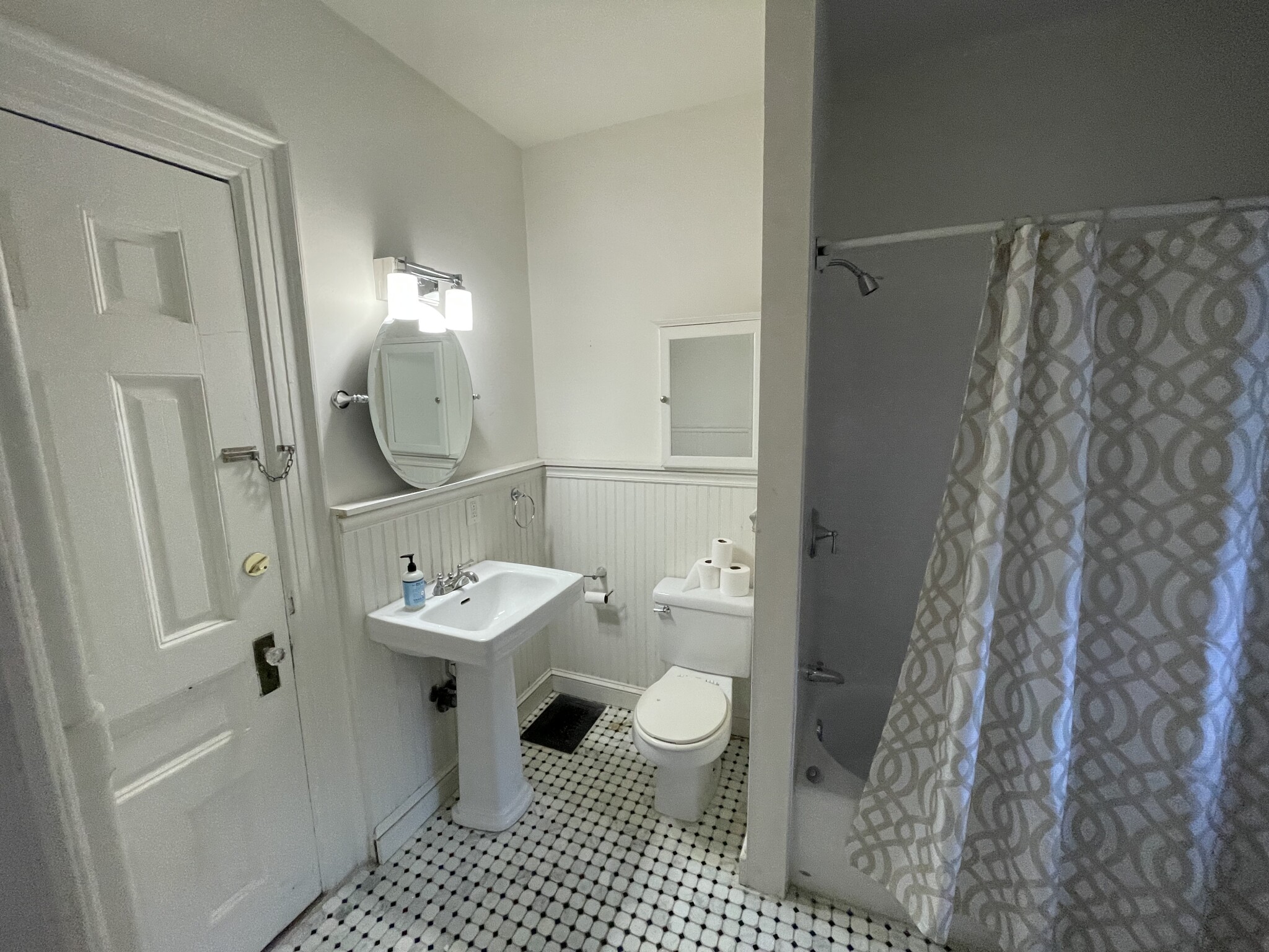 174 Bay State Rd, Fenway