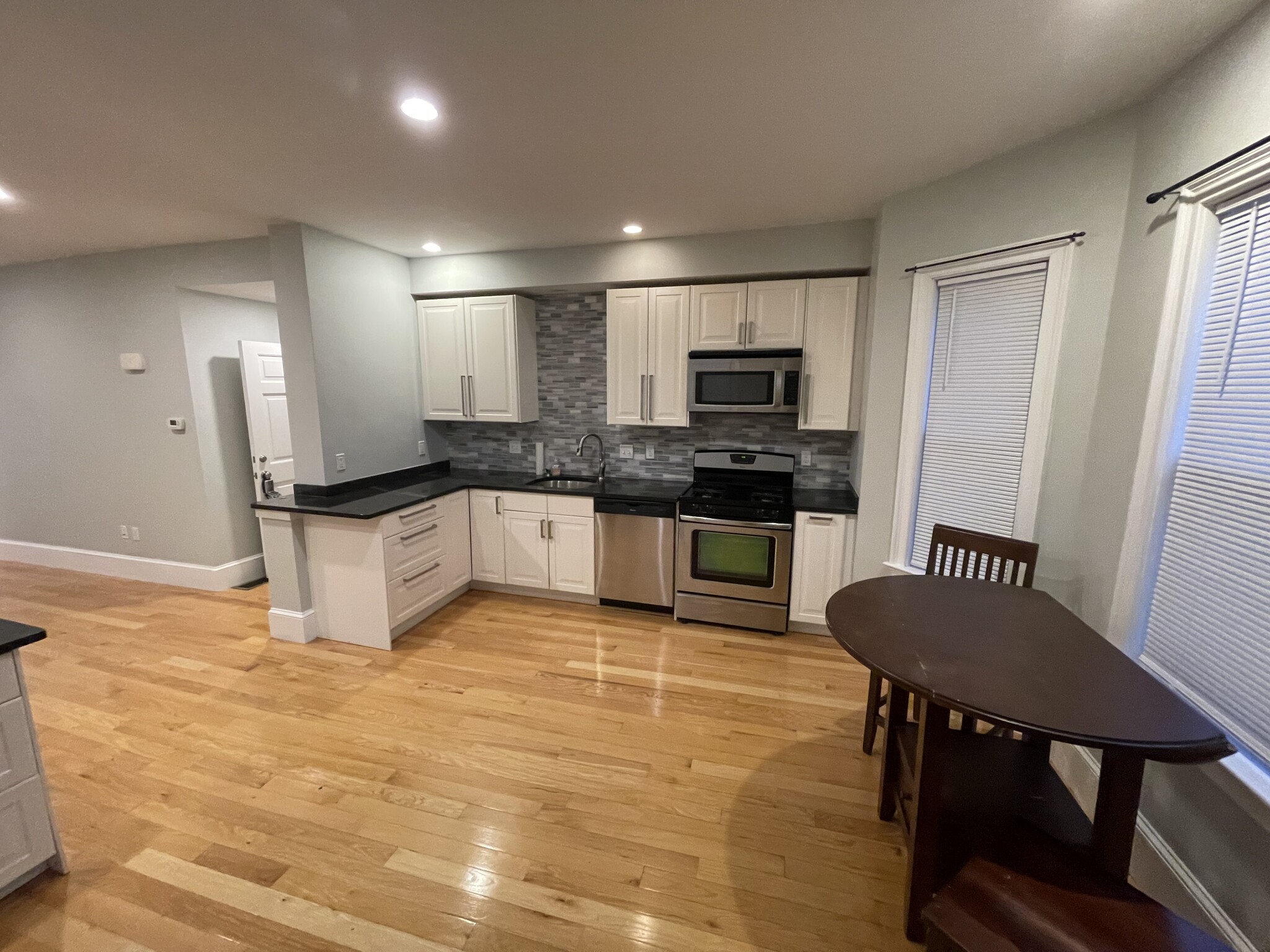 97 Dover St, Davis Square