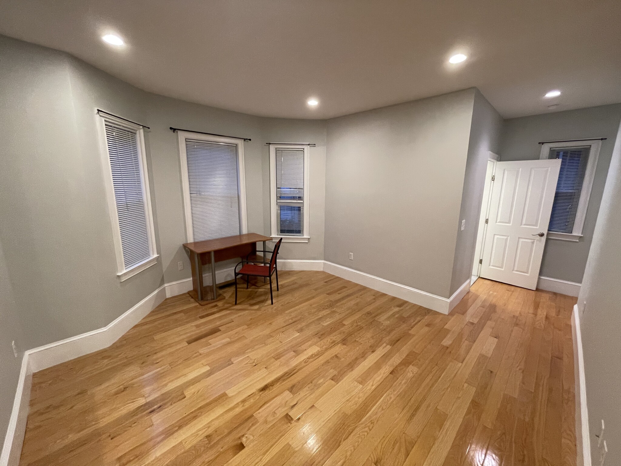 97 Dover St, Davis Square