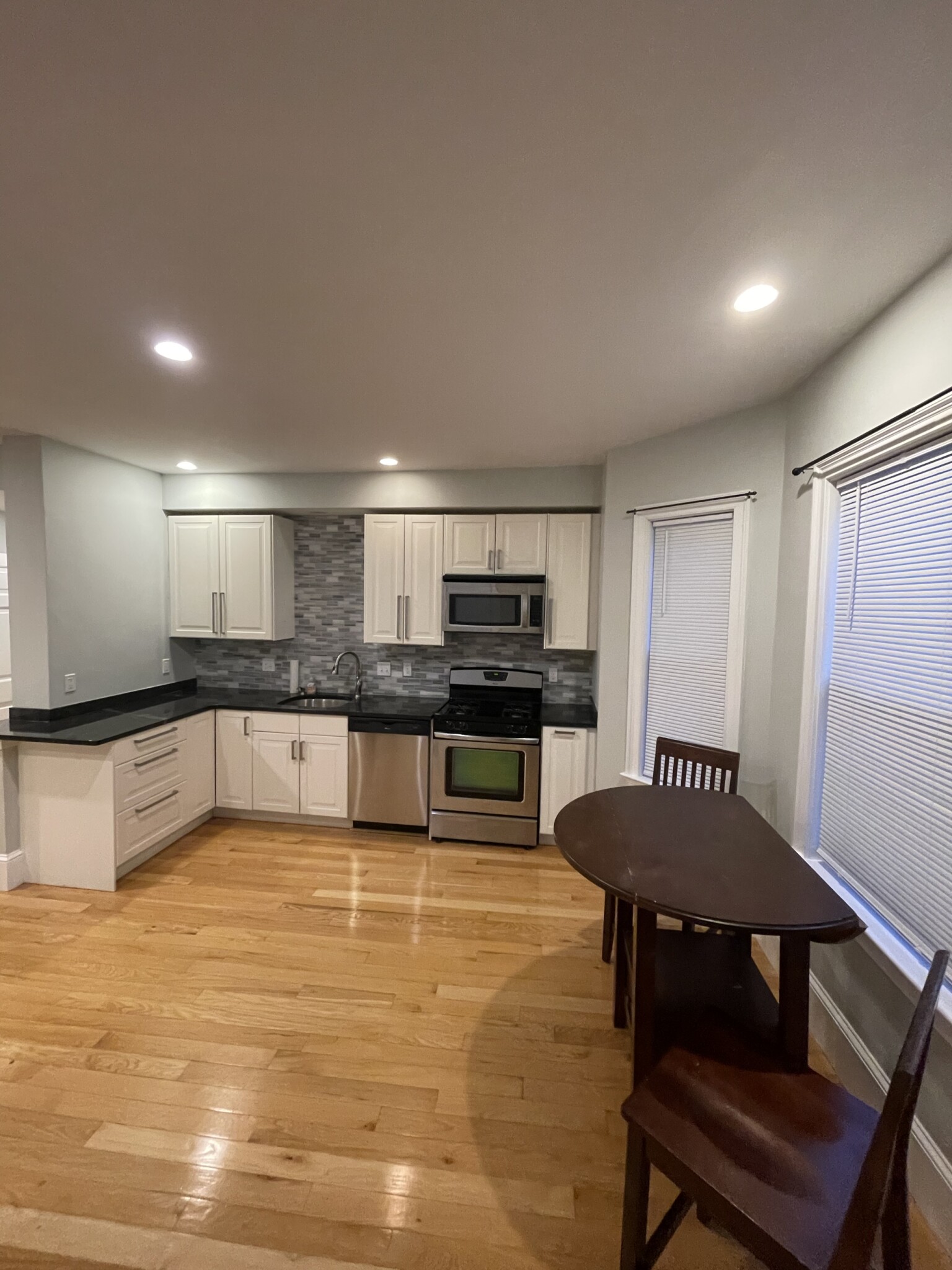 97 Dover St, Davis Square