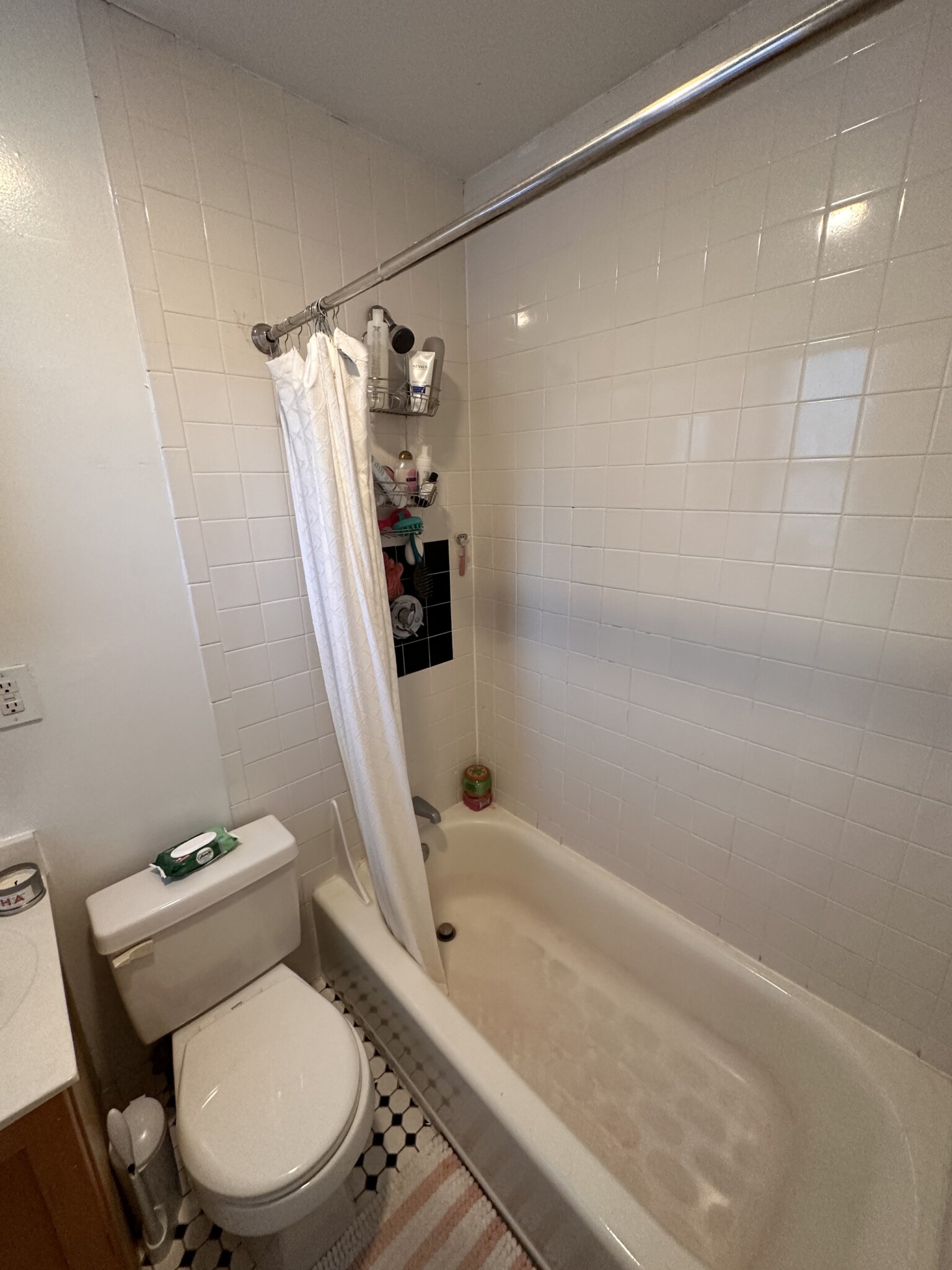 833 Beacon St, Fenway