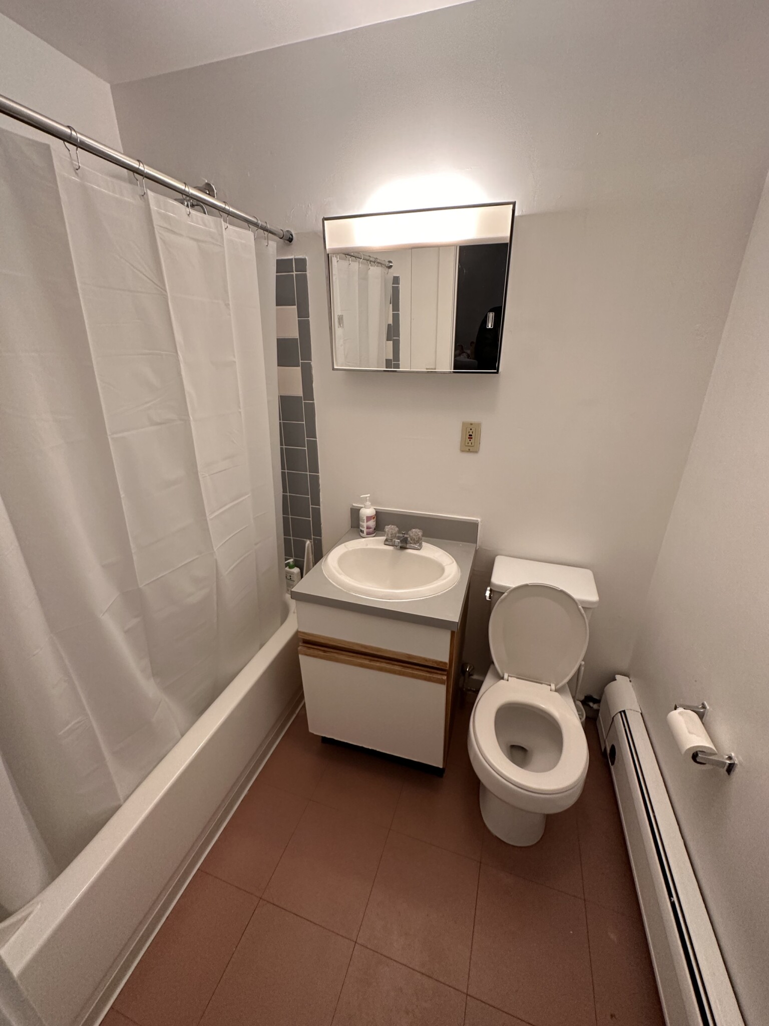 833 Beacon St, Fenway