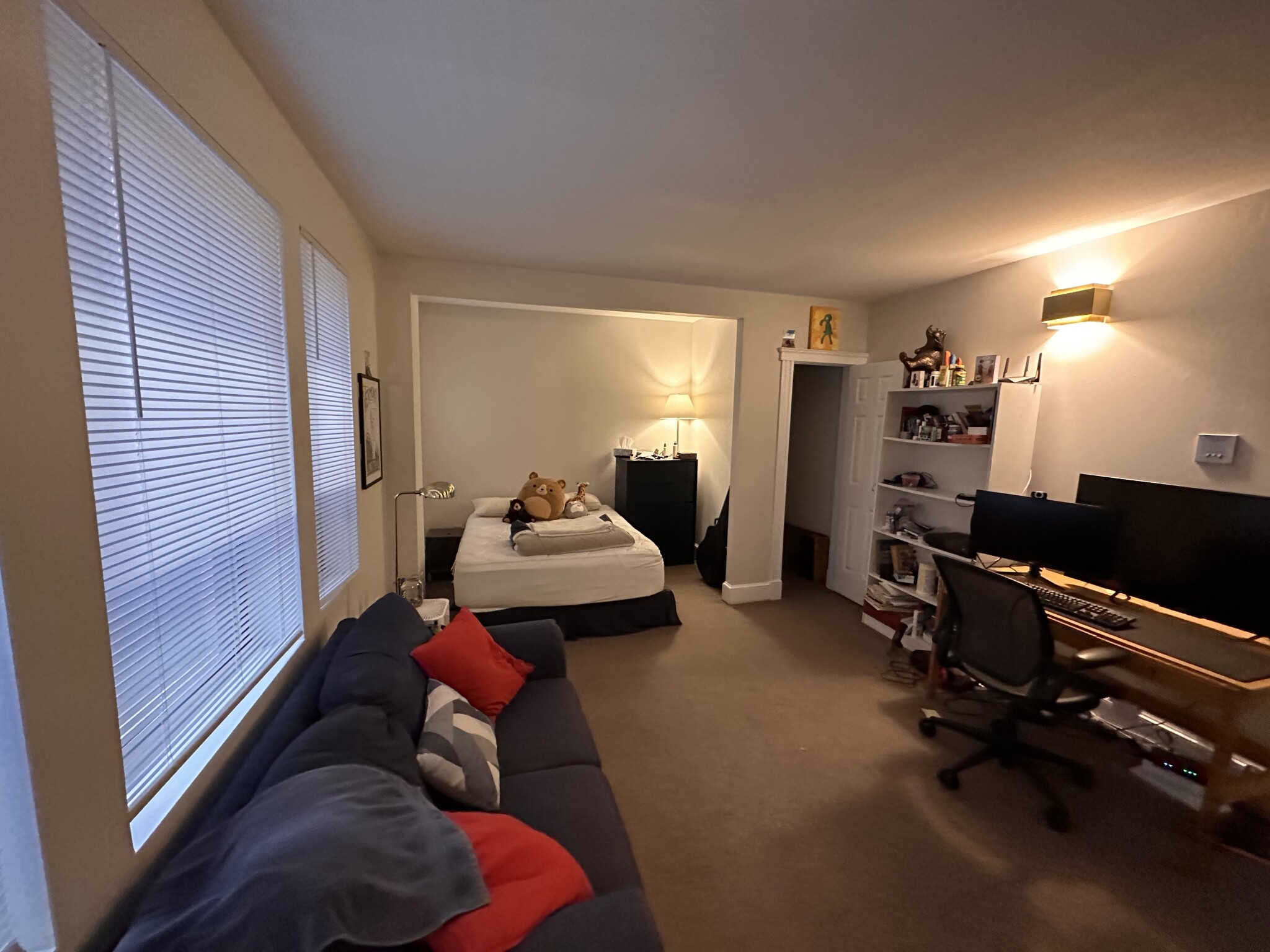 833 Beacon St, Fenway