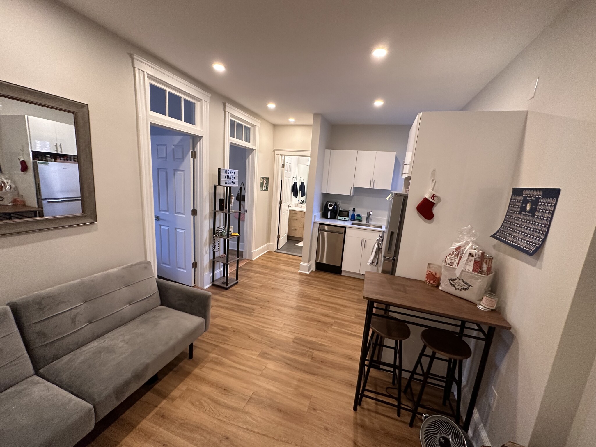 833 Beacon St, Fenway