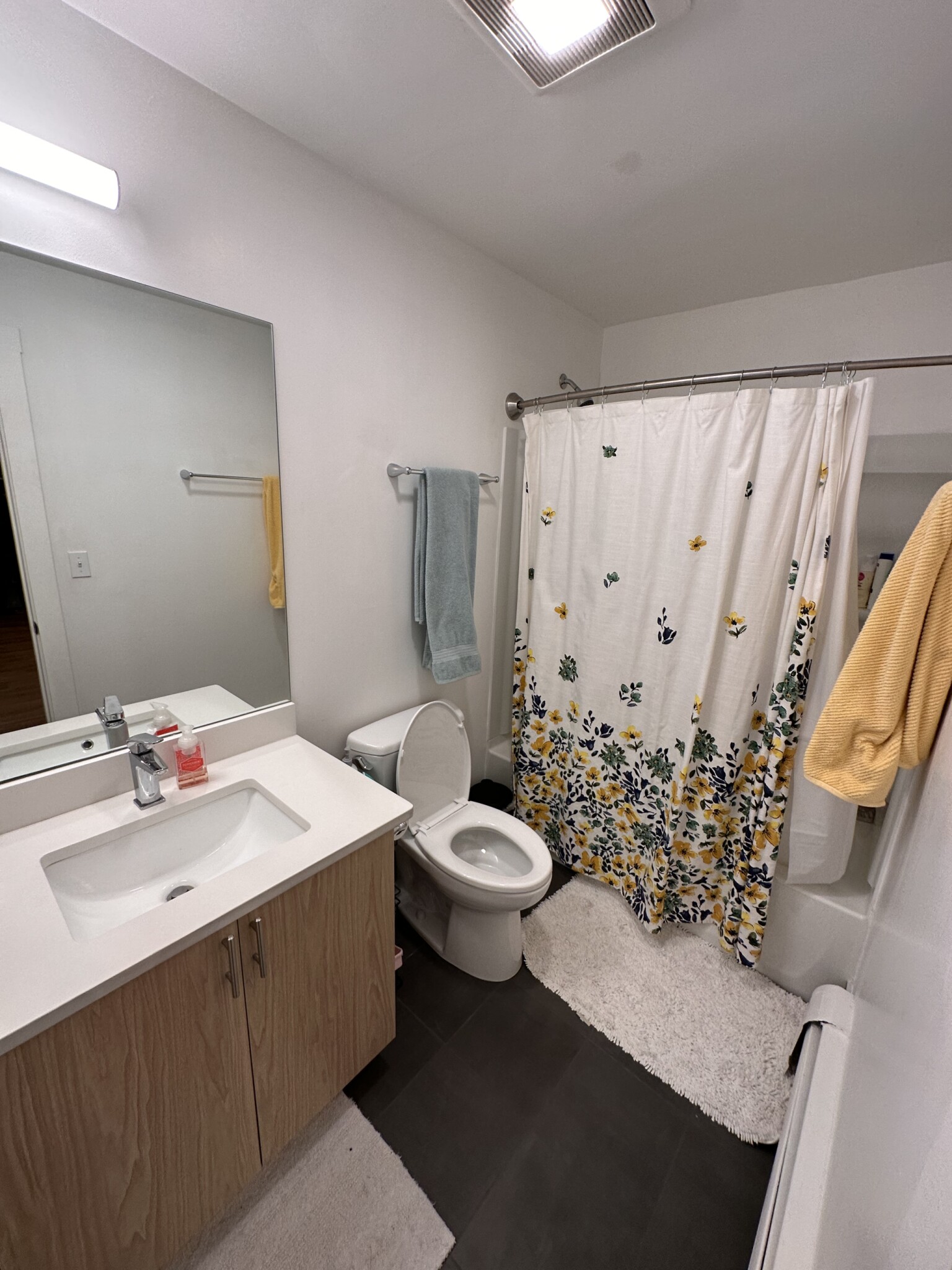 833 Beacon St, Fenway