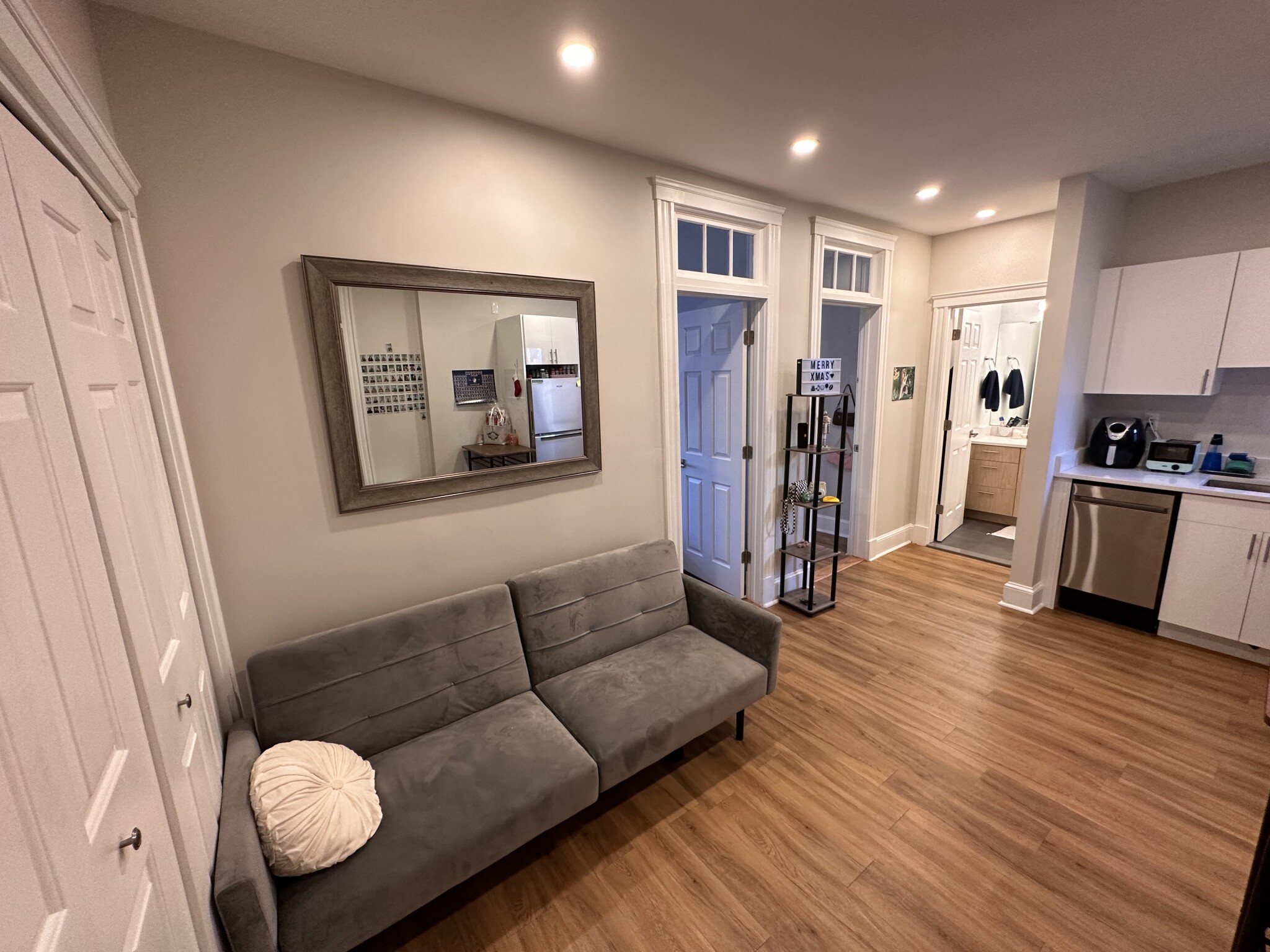 833 Beacon St, Fenway