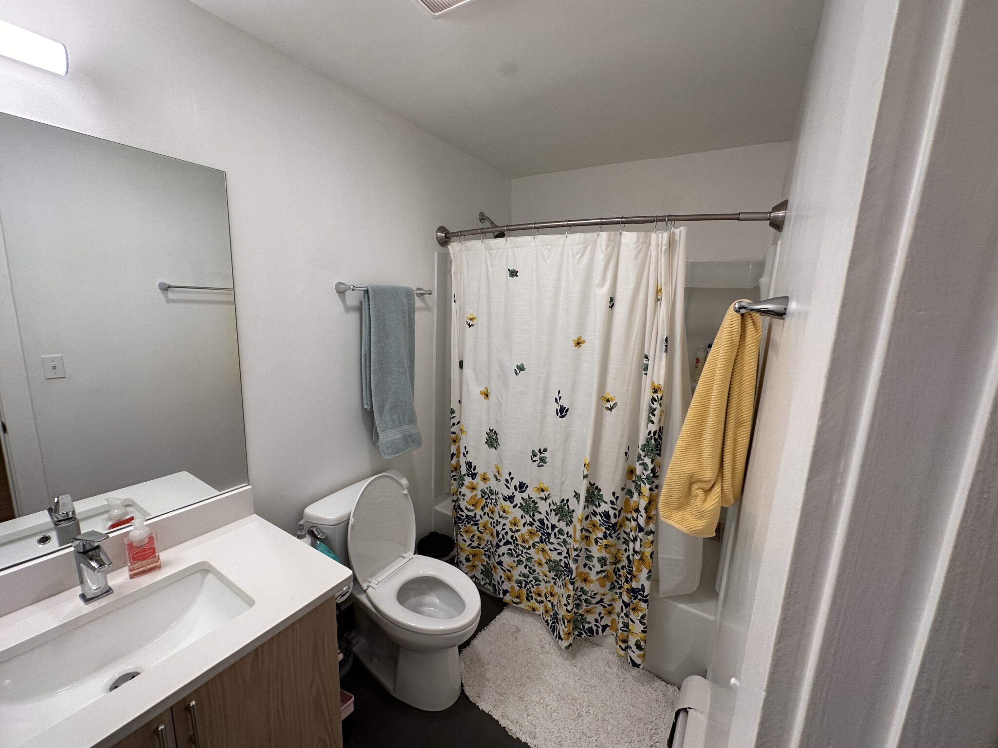 833 Beacon St, Fenway