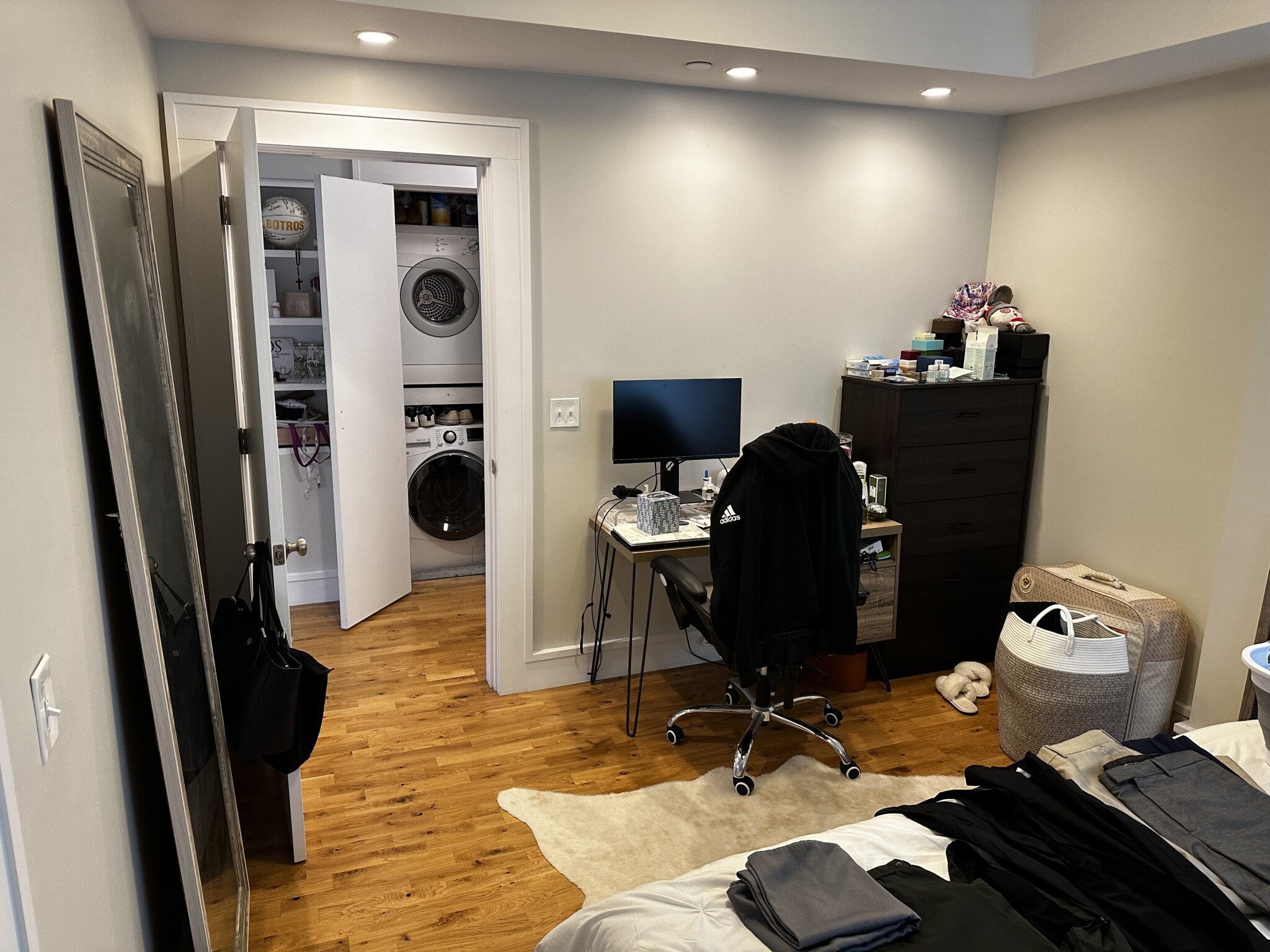 126 Charles St, East Cambridge