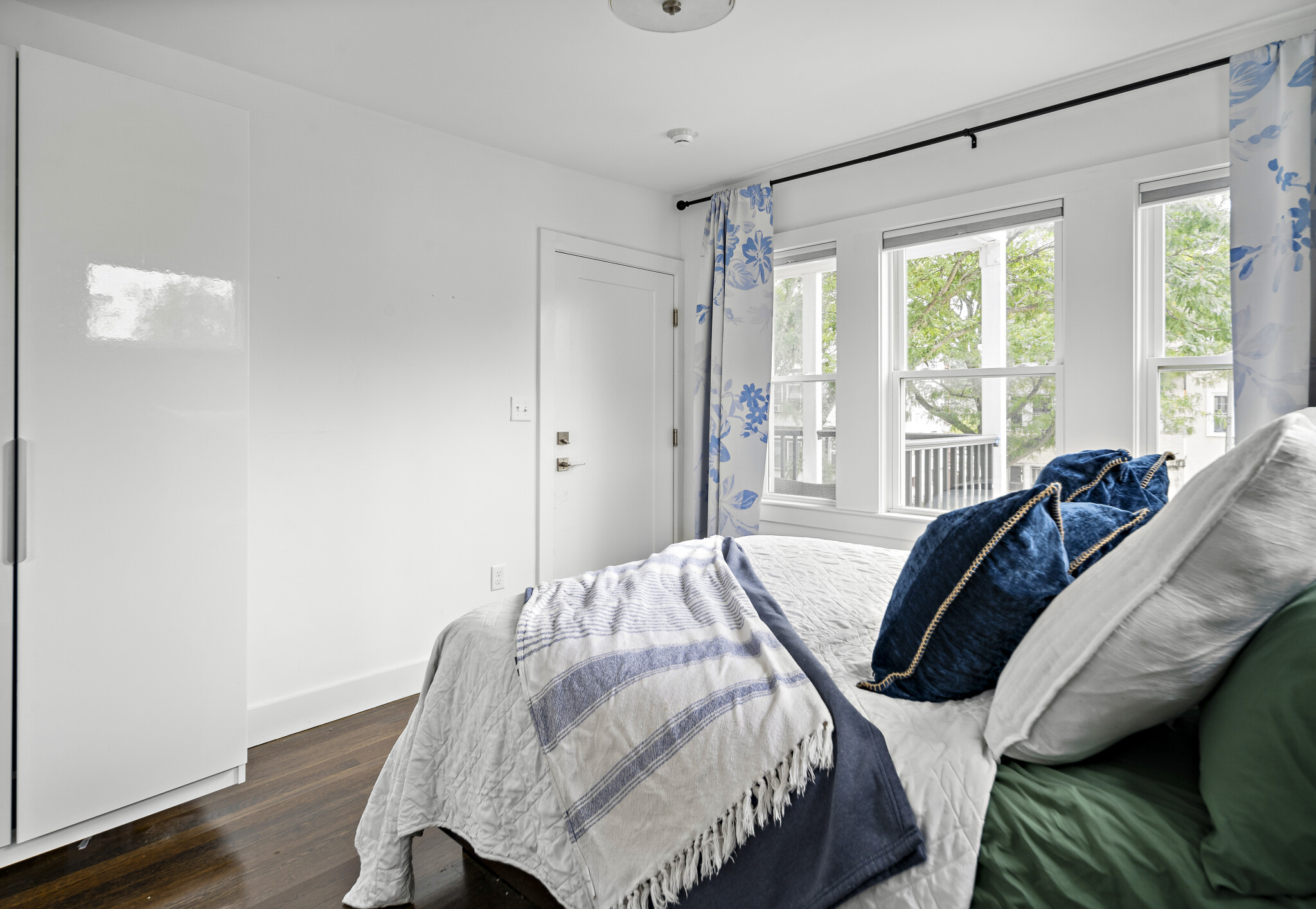 4438 Washington St, Roslindale