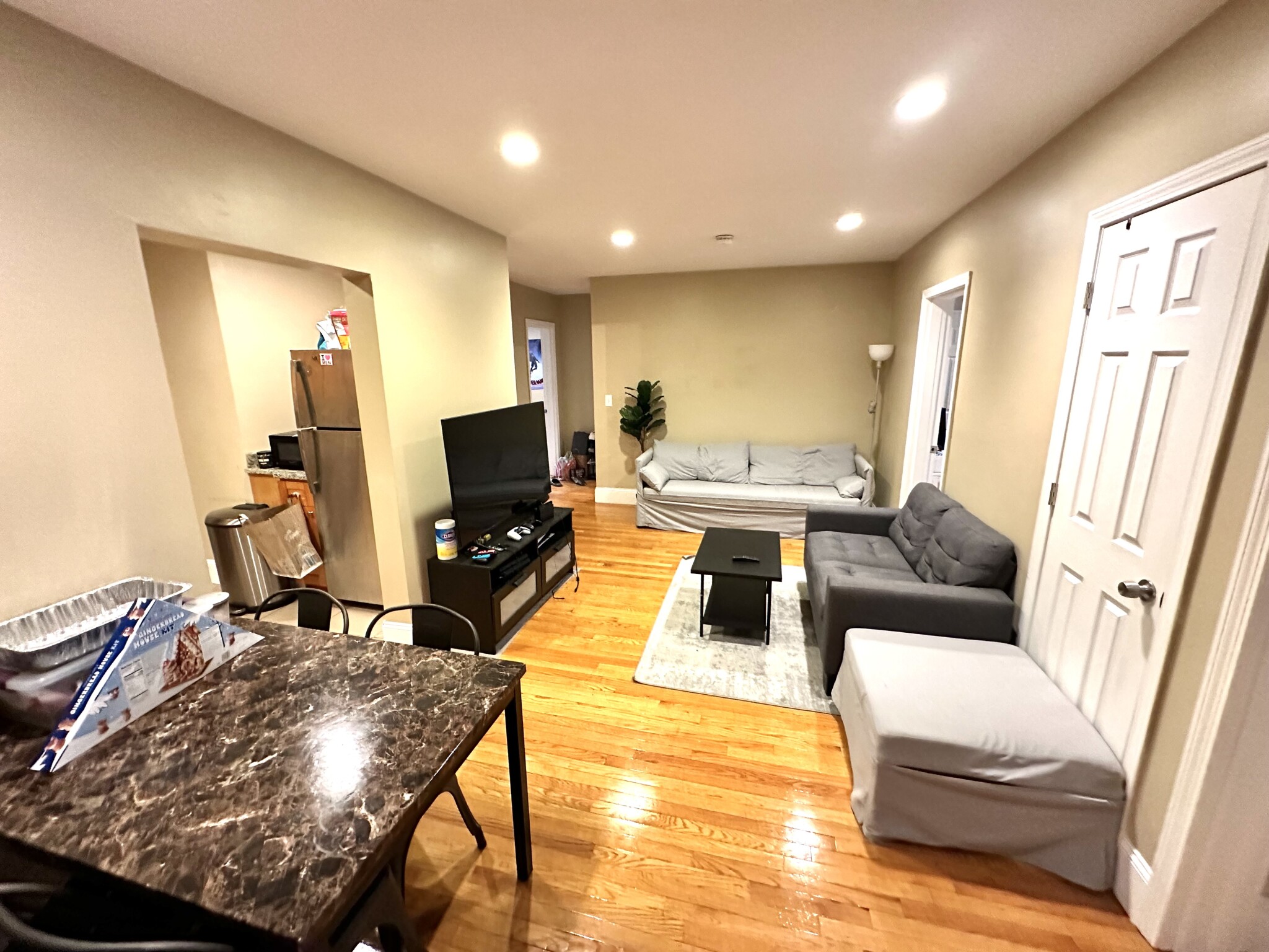 76 Egmont St, Coolidge Corner