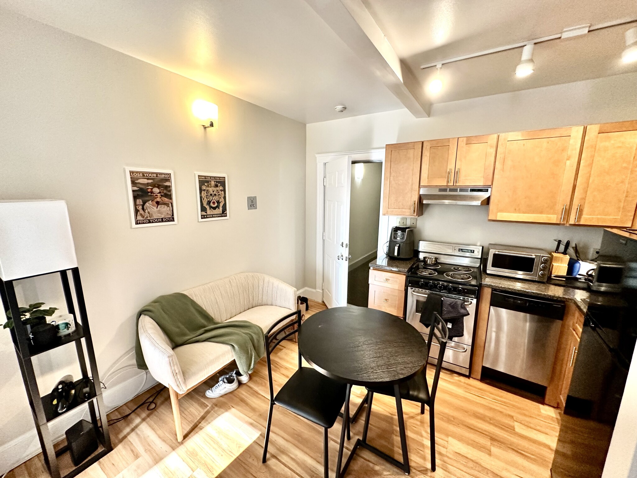 829 Beacon St, Fenway