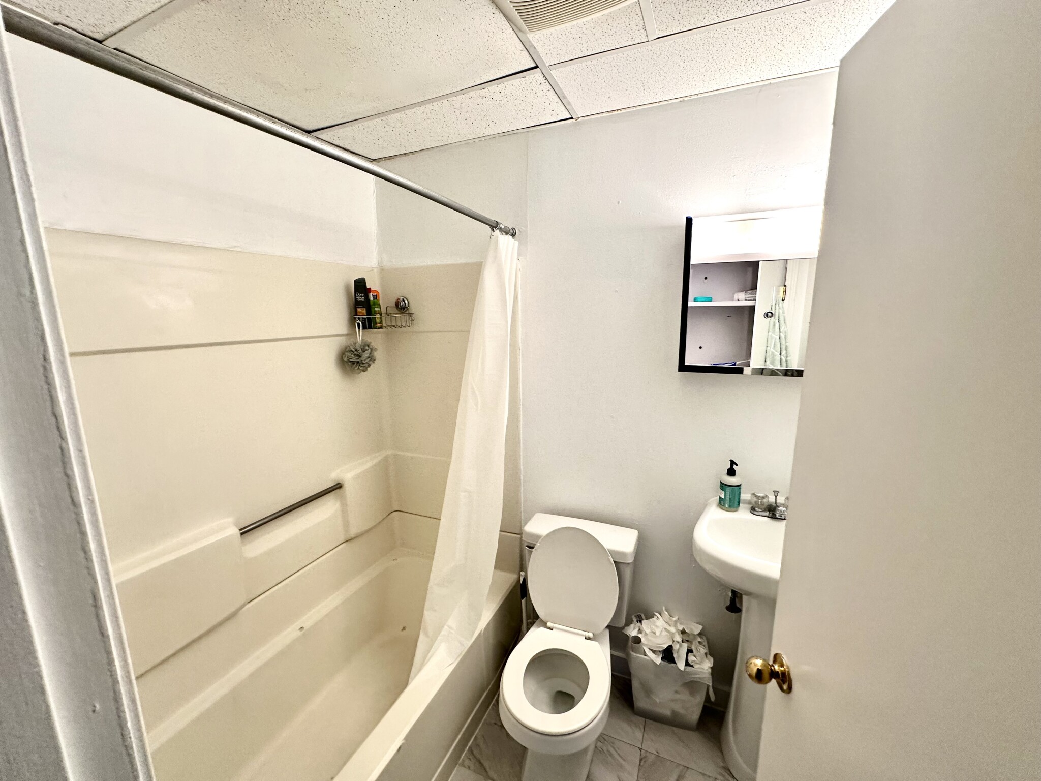 833 Beacon St, Fenway